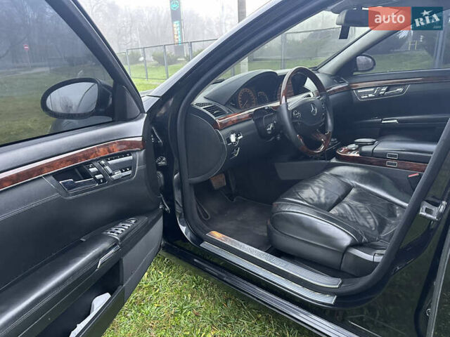 Черный Мерседес С Класс, объемом двигателя 5.46 л и пробегом 297 тыс. км за 9700 $, фото 14 на Automoto.ua