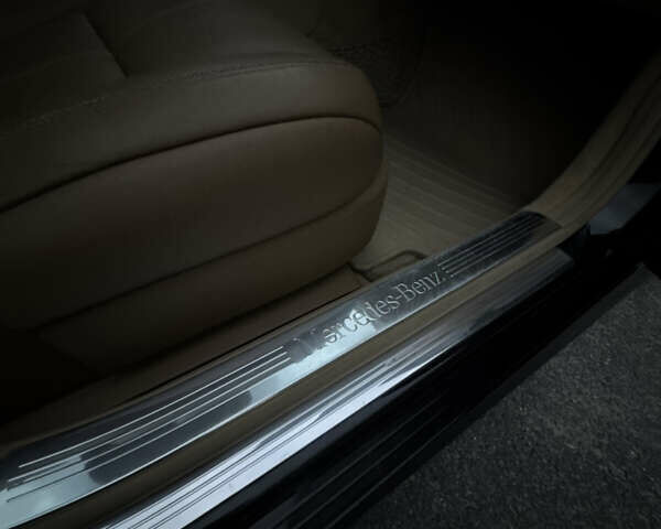 Чорний Мерседес С Клас, об'ємом двигуна 5 л та пробігом 229 тис. км за 8700 $, фото 20 на Automoto.ua