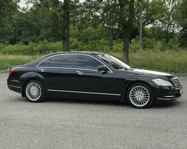 Черный Мерседес С Класс, объемом двигателя 3.5 л и пробегом 265 тыс. км за 11900 $, фото 12 на Automoto.ua