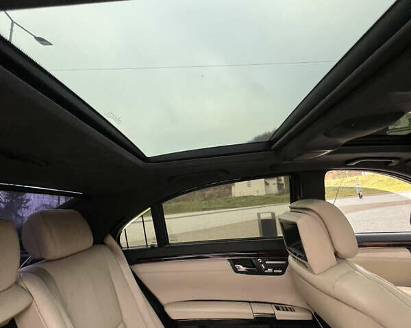 Черный Мерседес С Класс, объемом двигателя 5.51 л и пробегом 189 тыс. км за 12000 $, фото 10 на Automoto.ua