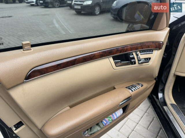 Черный Мерседес С Класс, объемом двигателя 5.44 л и пробегом 227 тыс. км за 11000 $, фото 23 на Automoto.ua