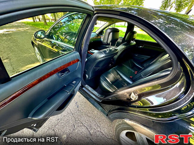 Черный Мерседес С Класс, объемом двигателя 3 л и пробегом 299 тыс. км за 9999 $, фото 12 на Automoto.ua