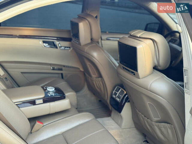 Мерседес С Класс 2006 в Тернополе на Automoto.ua Черный Мерседес С Класс, объемом двигателя 5.46 л и пробегом 277 тыс. км за 12000 $, фото 17 на Automoto.ua