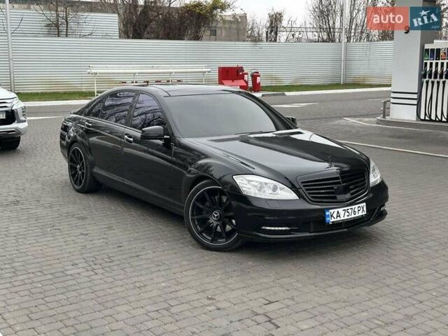 Чорний Мерседес С Клас, об'ємом двигуна 5.46 л та пробігом 400 тис. км за 10300 $, фото 14 на Automoto.ua