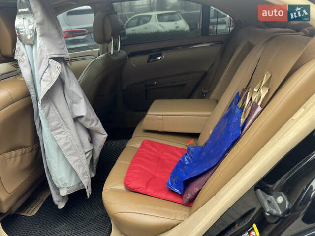 Черный Мерседес С Класс, объемом двигателя 5.44 л и пробегом 227 тыс. км за 11000 $, фото 24 на Automoto.ua