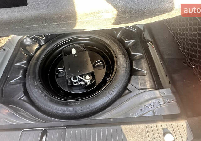 Черный Мерседес С Класс, объемом двигателя 3.5 л и пробегом 196 тыс. км за 9200 $, фото 19 на Automoto.ua