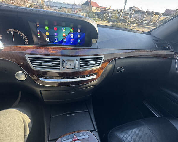 Черный Мерседес С Класс, объемом двигателя 5.46 л и пробегом 408 тыс. км за 12999 $, фото 16 на Automoto.ua