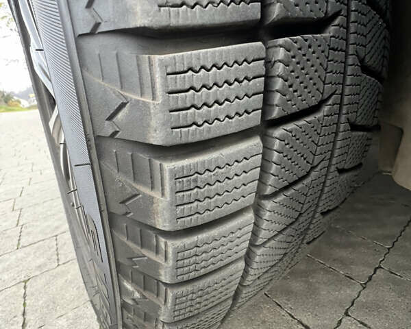 Черный Мерседес С Класс, объемом двигателя 5.51 л и пробегом 189 тыс. км за 12000 $, фото 13 на Automoto.ua