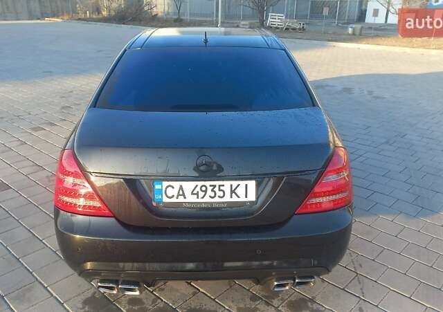 Черный Мерседес С Класс, объемом двигателя 5.5 л и пробегом 415 тыс. км за 9700 $, фото 6 на Automoto.ua