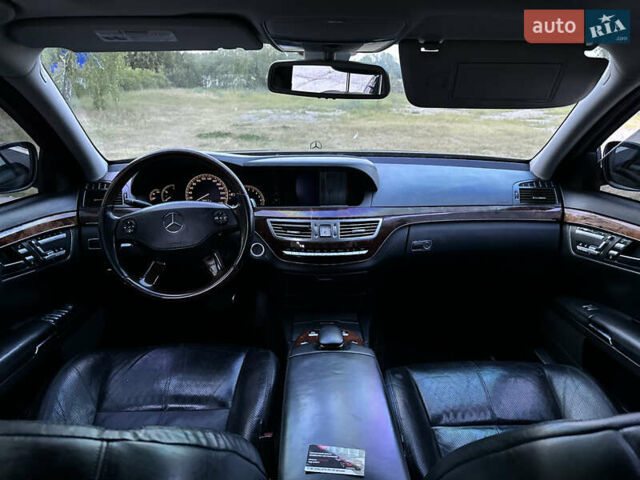 Черный Мерседес С Класс, объемом двигателя 5.5 л и пробегом 380 тыс. км за 9400 $, фото 7 на Automoto.ua