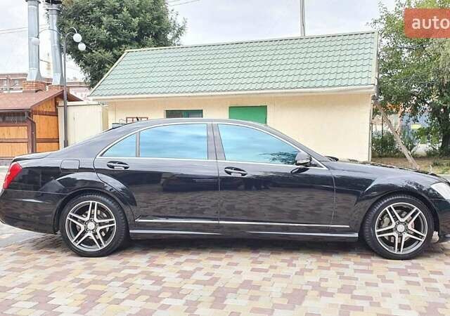 Черный Мерседес С Класс, объемом двигателя 5.46 л и пробегом 370 тыс. км за 11200 $, фото 3 на Automoto.ua