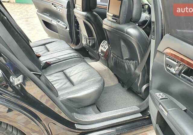 Черный Мерседес С Класс, объемом двигателя 5.46 л и пробегом 370 тыс. км за 11200 $, фото 6 на Automoto.ua