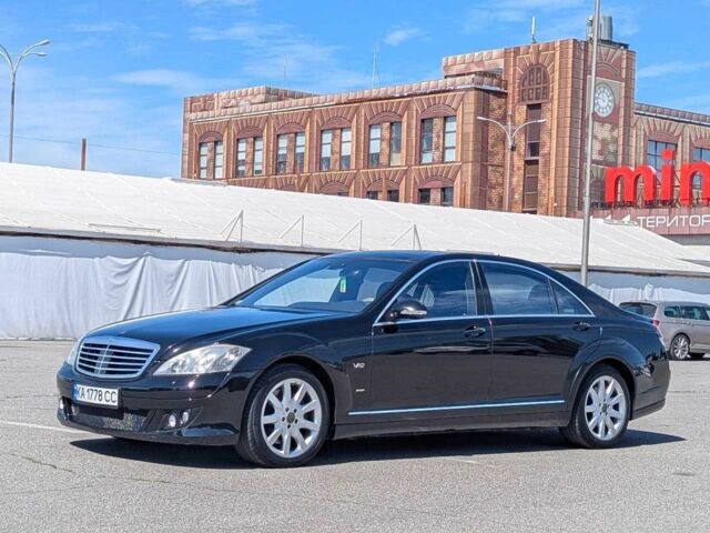 Черный Мерседес С Класс, объемом двигателя 5.5 л и пробегом 217 тыс. км за 10999 $, фото 2 на Automoto.ua