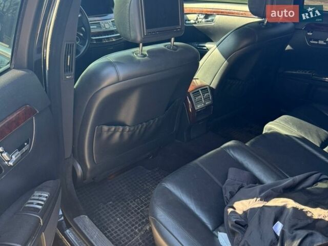 Черный Мерседес С Класс, объемом двигателя 3.5 л и пробегом 270 тыс. км за 11300 $, фото 7 на Automoto.ua