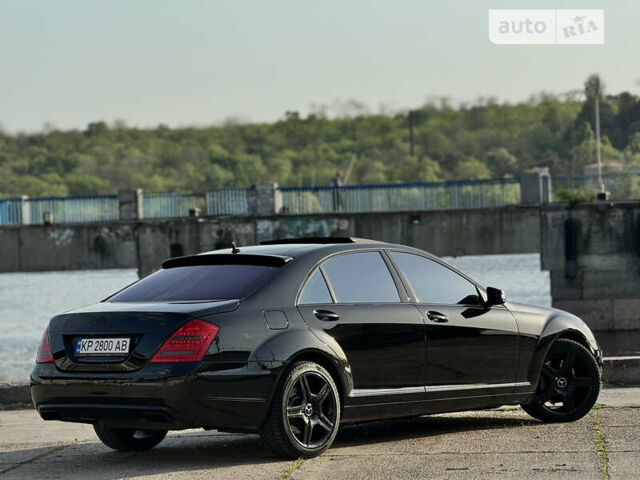 Черный Мерседес С Класс, объемом двигателя 5.5 л и пробегом 235 тыс. км за 13800 $, фото 4 на Automoto.ua