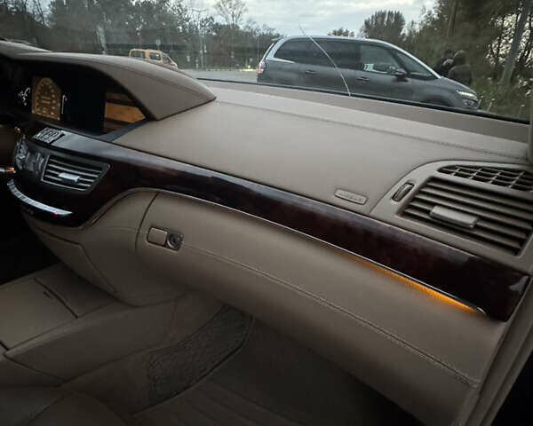 Чорний Мерседес С Клас, об'ємом двигуна 5 л та пробігом 229 тис. км за 8700 $, фото 27 на Automoto.ua