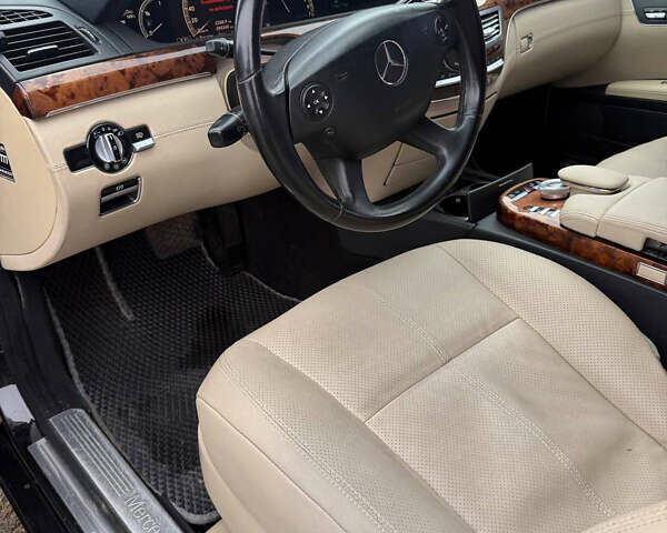 Черный Мерседес С Класс, объемом двигателя 3.5 л и пробегом 395 тыс. км за 8500 $, фото 9 на Automoto.ua