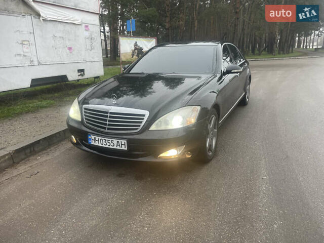 Черный Мерседес С Класс, объемом двигателя 3.5 л и пробегом 246 тыс. км за 11500 $, фото 1 на Automoto.ua