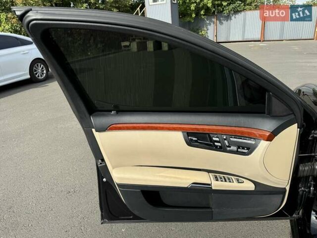 Чорний Мерседес С Клас, об'ємом двигуна 5.46 л та пробігом 241 тис. км за 9999 $, фото 34 на Automoto.ua