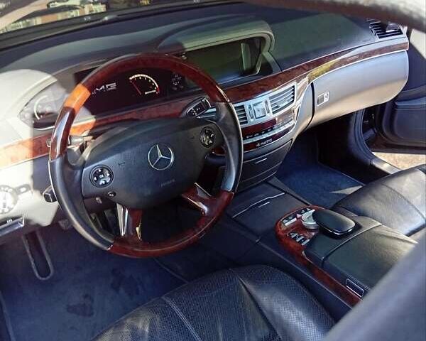 Чорний Мерседес С Клас, об'ємом двигуна 5.5 л та пробігом 235 тис. км за 10999 $, фото 22 на Automoto.ua