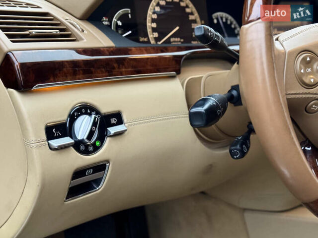 Чорний Мерседес С Клас, об'ємом двигуна 5.51 л та пробігом 193 тис. км за 12700 $, фото 33 на Automoto.ua