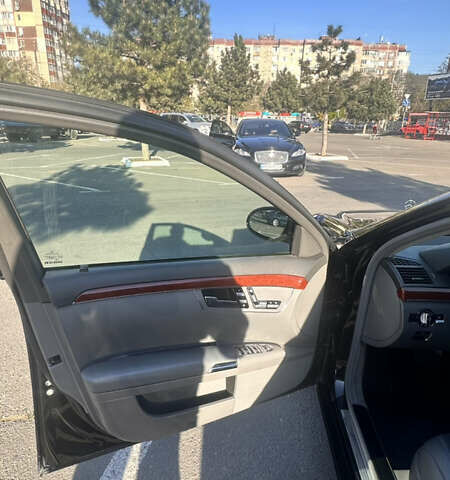 Черный Мерседес С Класс, объемом двигателя 3.5 л и пробегом 196 тыс. км за 9200 $, фото 16 на Automoto.ua