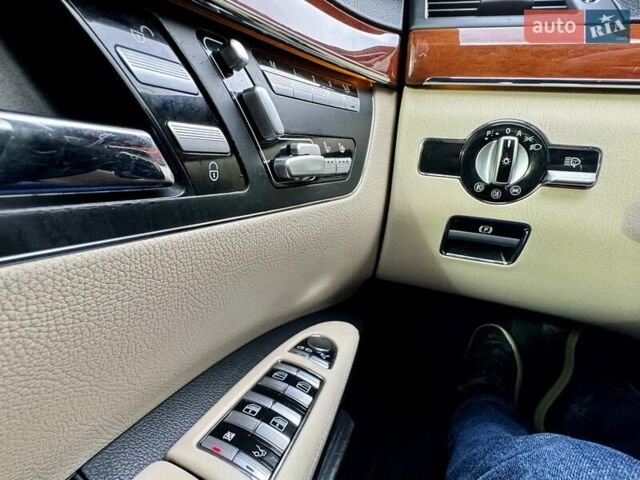 Чорний Мерседес С Клас, об'ємом двигуна 5.46 л та пробігом 241 тис. км за 9999 $, фото 53 на Automoto.ua