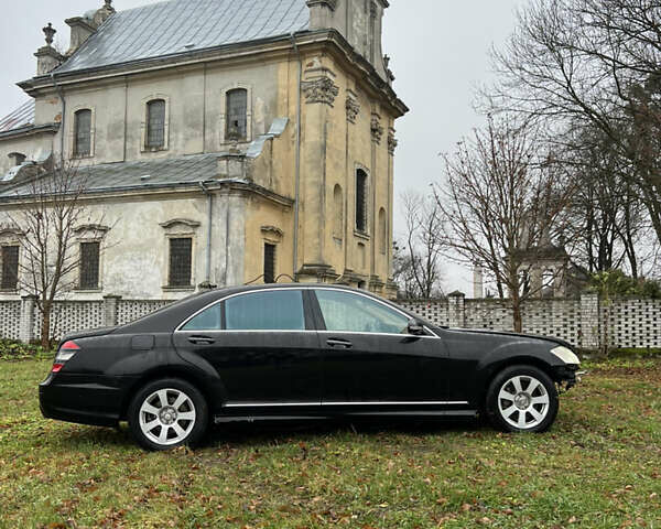 Черный Мерседес С Класс, объемом двигателя 5.46 л и пробегом 241 тыс. км за 5999 $, фото 6 на Automoto.ua