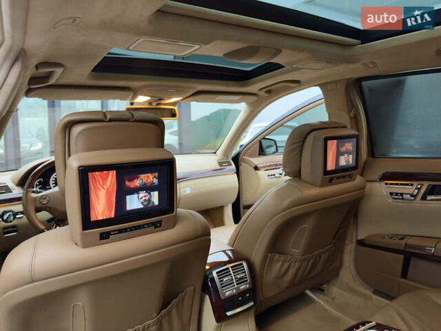 Чорний Мерседес С Клас, об'ємом двигуна 5.51 л та пробігом 193 тис. км за 12700 $, фото 37 на Automoto.ua