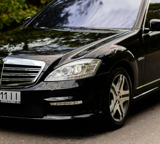 Черный Мерседес С Класс, объемом двигателя 5.46 л и пробегом 189 тыс. км за 16400 $, фото 16 на Automoto.ua