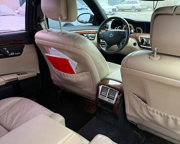 Черный Мерседес С Класс, объемом двигателя 3.5 л и пробегом 395 тыс. км за 8500 $, фото 18 на Automoto.ua