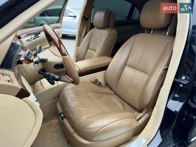 Чорний Мерседес С Клас, об'ємом двигуна 5.51 л та пробігом 193 тис. км за 12700 $, фото 32 на Automoto.ua