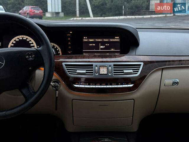 Черный Мерседес С Класс, объемом двигателя 2.99 л и пробегом 390 тыс. км за 9900 $, фото 13 на Automoto.ua