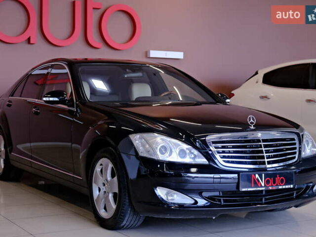 Чорний Мерседес С Клас, об'ємом двигуна 4.7 л та пробігом 218 тис. км за 8900 $, фото 6 на Automoto.ua