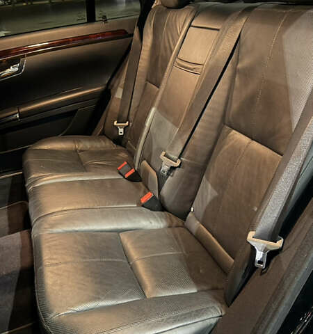 Черный Мерседес С Класс, объемом двигателя 5.5 л и пробегом 176 тыс. км за 8499 $, фото 45 на Automoto.ua