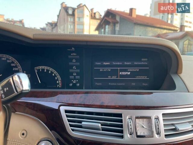 Черный Мерседес С Класс, объемом двигателя 5.5 л и пробегом 136 тыс. км за 50000 $, фото 11 на Automoto.ua
