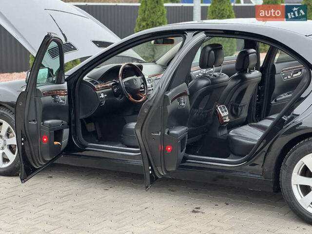 Черный Мерседес С Класс, объемом двигателя 3.5 л и пробегом 217 тыс. км за 10300 $, фото 31 на Automoto.ua