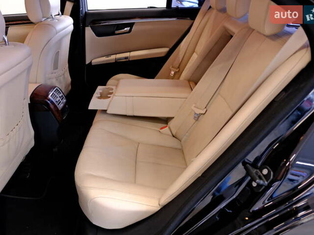 Чорний Мерседес С Клас, об'ємом двигуна 4.7 л та пробігом 218 тис. км за 8900 $, фото 44 на Automoto.ua