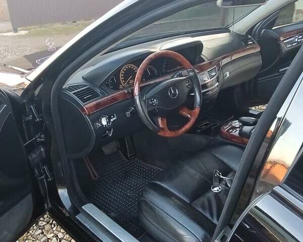 Черный Мерседес С Класс, объемом двигателя 5.5 л и пробегом 205 тыс. км за 12500 $, фото 13 на Automoto.ua