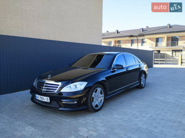Черный Мерседес С Класс, объемом двигателя 5.5 л и пробегом 220 тыс. км за 12999 $, фото 2 на Automoto.ua