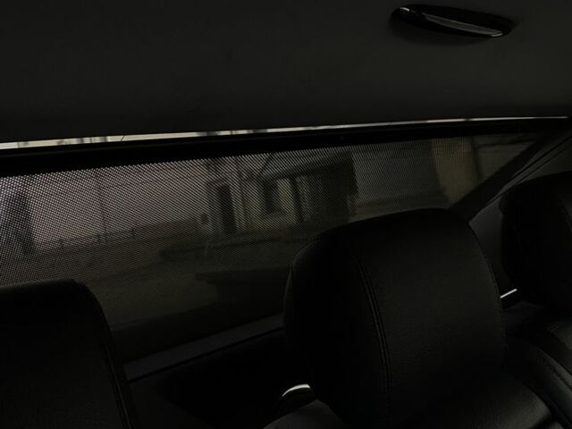 Черный Мерседес С Класс, объемом двигателя 5.5 л и пробегом 303 тыс. км за 10400 $, фото 18 на Automoto.ua