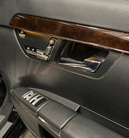 Черный Мерседес С Класс, объемом двигателя 5.5 л и пробегом 176 тыс. км за 8499 $, фото 48 на Automoto.ua