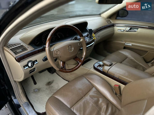 Черный Мерседес С Класс, объемом двигателя 5.46 л и пробегом 280 тыс. км за 8500 $, фото 18 на Automoto.ua