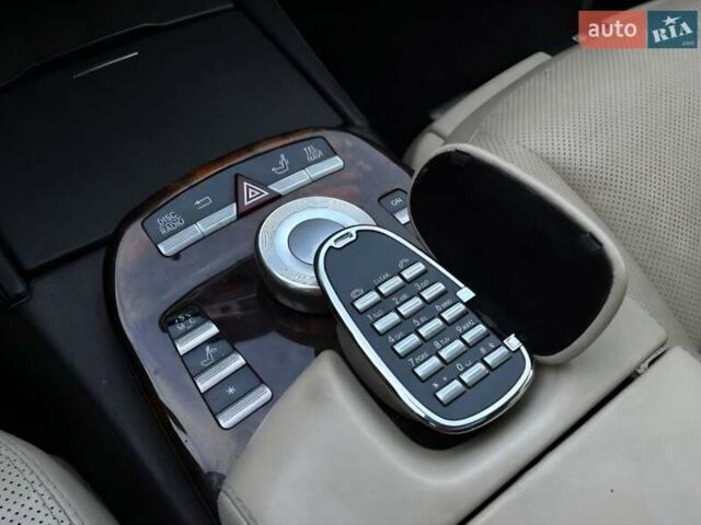 Черный Мерседес С Класс, объемом двигателя 5.5 л и пробегом 205 тыс. км за 11400 $, фото 11 на Automoto.ua