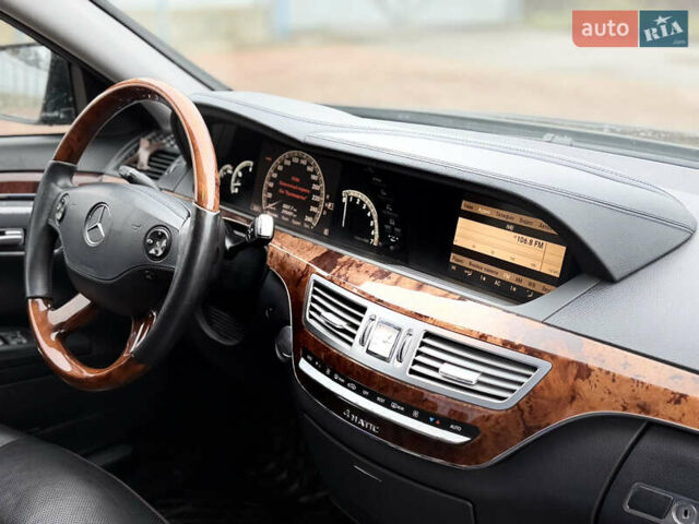 Черный Мерседес С Класс, объемом двигателя 5.46 л и пробегом 295 тыс. км за 13200 $, фото 21 на Automoto.ua
