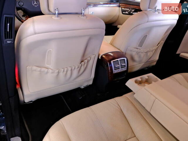 Чорний Мерседес С Клас, об'ємом двигуна 4.7 л та пробігом 218 тис. км за 8900 $, фото 45 на Automoto.ua