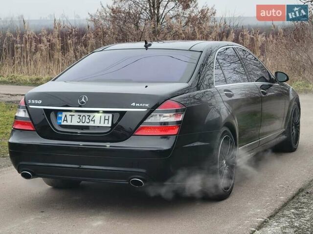 Черный Мерседес С Класс, объемом двигателя 5.5 л и пробегом 300 тыс. км за 9999 $, фото 9 на Automoto.ua