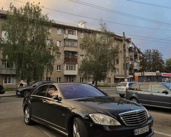 Черный Мерседес С Класс, объемом двигателя 5.51 л и пробегом 270 тыс. км за 10800 $, фото 9 на Automoto.ua