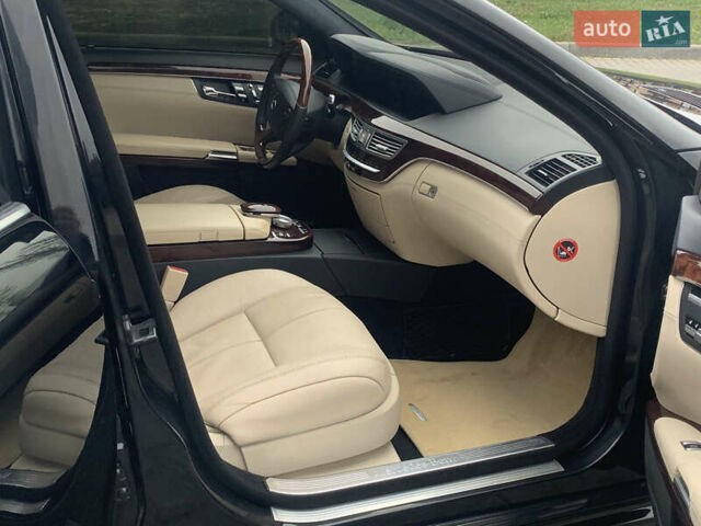 Черный Мерседес С Класс, объемом двигателя 5.51 л и пробегом 249 тыс. км за 14000 $, фото 27 на Automoto.ua