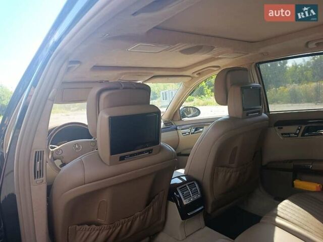 Мерседес С Класс 2007 в Луцке на Automoto.ua Черный Мерседес С Класс, объемом двигателя 5.51 л и пробегом 88 тыс. км за 30000 $, фото 11 на Automoto.ua